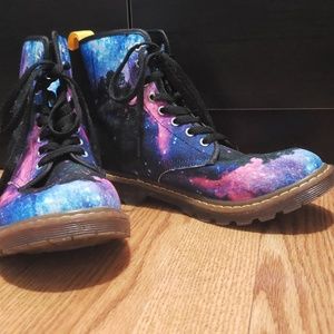 Galaxy boots